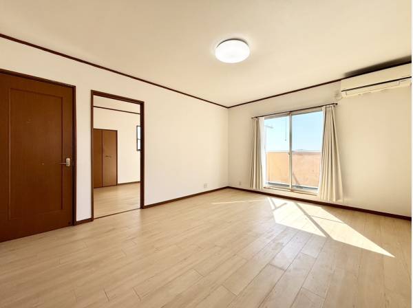 約10帖ある広々とした主寝室