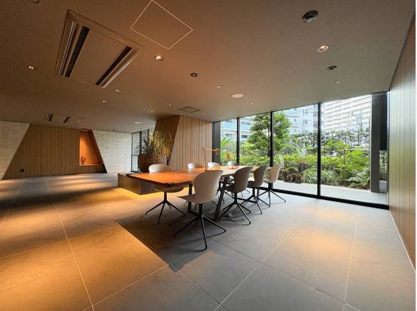 ゲストとゆったり寛げる共有ラウンジ