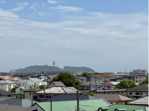 江ノ島を眺めます。