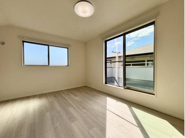 二面採光で陽当たり良好