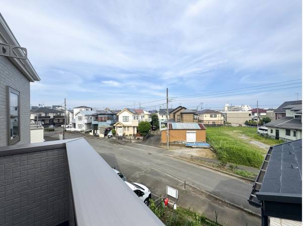 開放的な眺望が広がるバルコニー