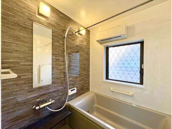 くつろぎの空間でゆったりバスタイムをお楽しみください