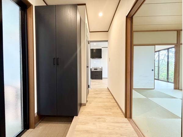 玄関スペースも広々