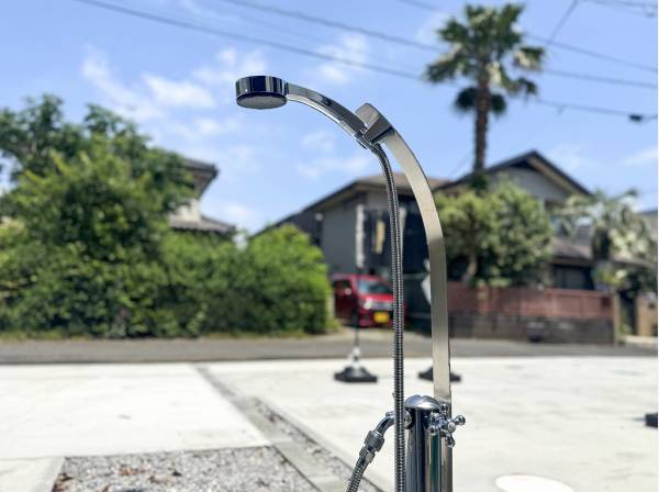 海エリアでは必須アイテムの外シャワーを完備