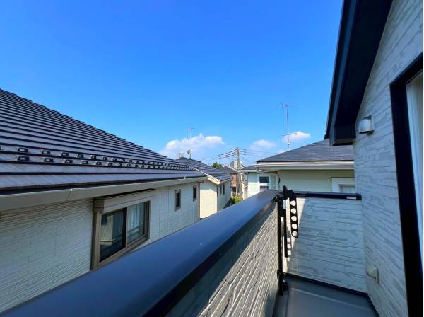 バルコニーは風通しが良く心地良いです