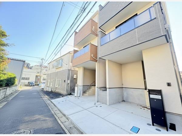 ビルトインガレージ付き