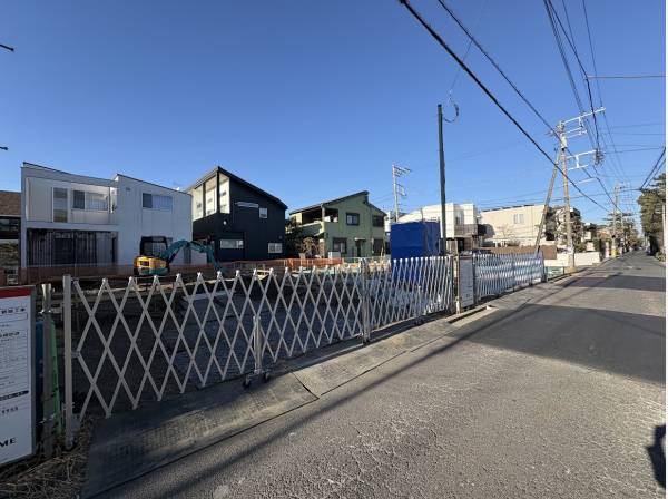 前面道路もゆとりがあります