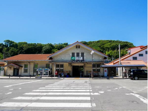 JR東海道線『大磯』駅よりバス便です