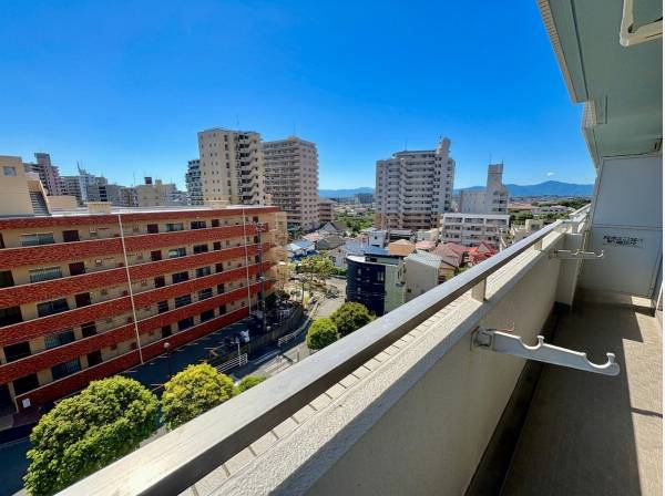 広いバルコニーです。7階です！