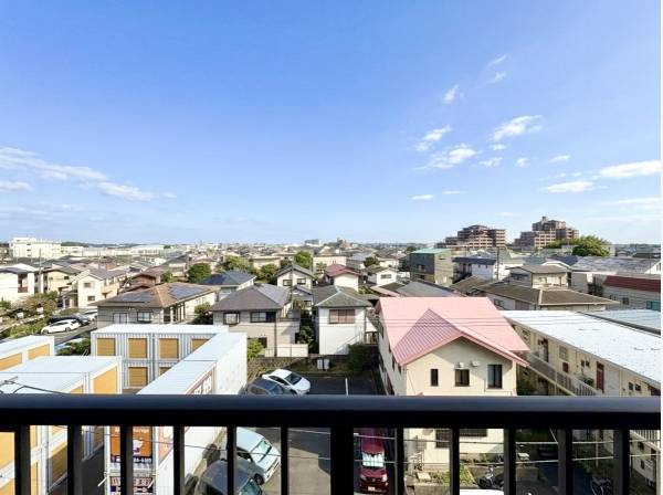 高い建物がなく開放的な眺望！