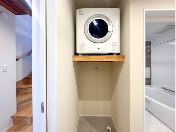 ガス衣類乾燥機『幹太くん』が標準装備されています