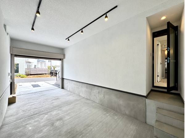 ガレージから室内へ行き来可能