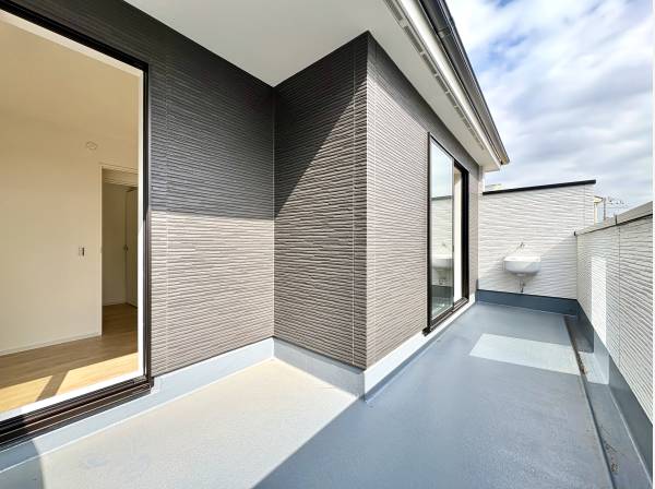 ゆったりとしたバルコニー