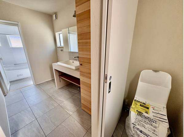 洗面室が広くて毎日が楽しくなっちゃいますよ。