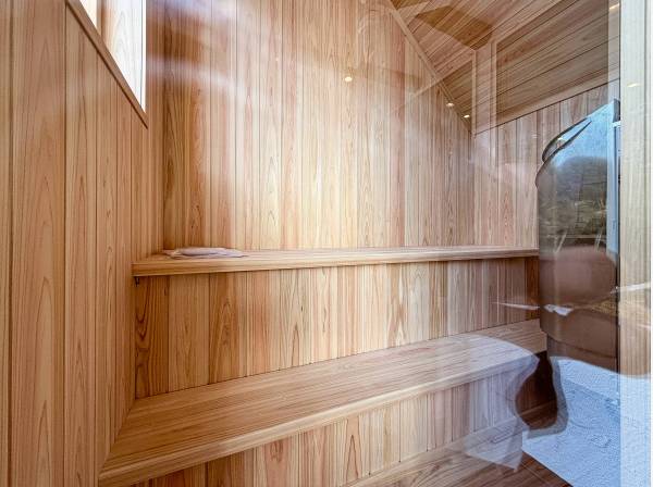 周本格的なサウナルームもございます