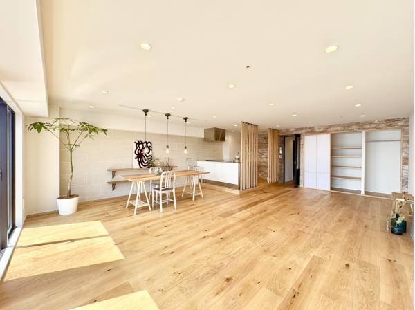 南向きで陽の光がたっぷり差し込みます。