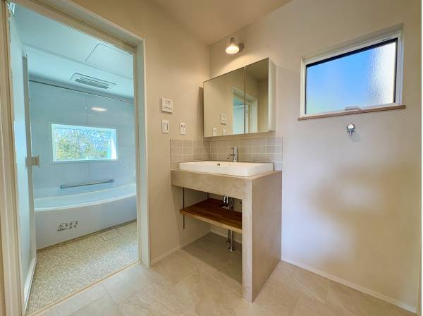 パウダールーム・バスルーム