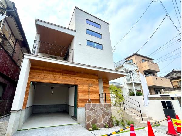 湘南ライフにピッタリな外観♪
