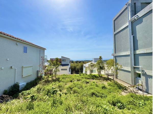 周辺は穏やかで静かな住環境が広がります