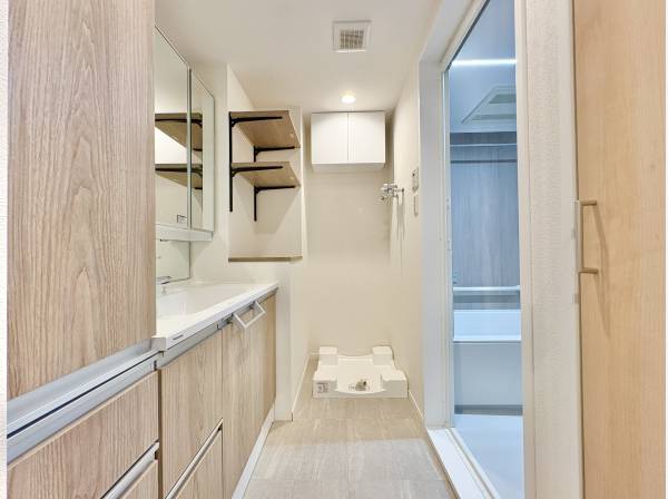 清潔感のある色合いで統一され、スッキリとした印象を受けます