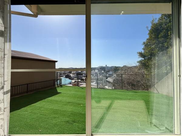 リビングからお庭の様子と抜けた眺望！