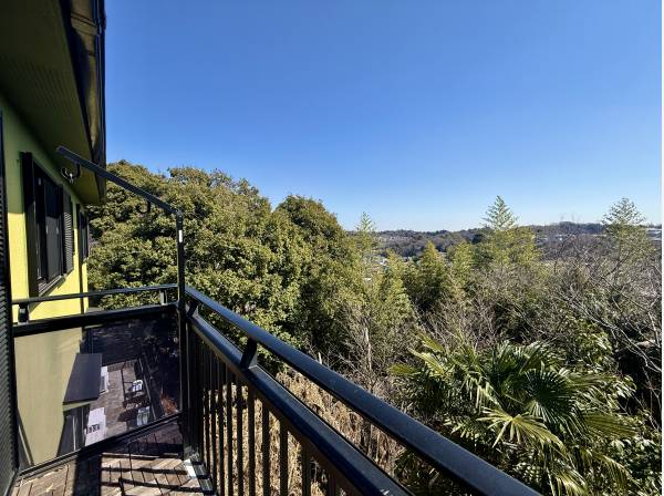 2階バルコニーからは抜けた眺望