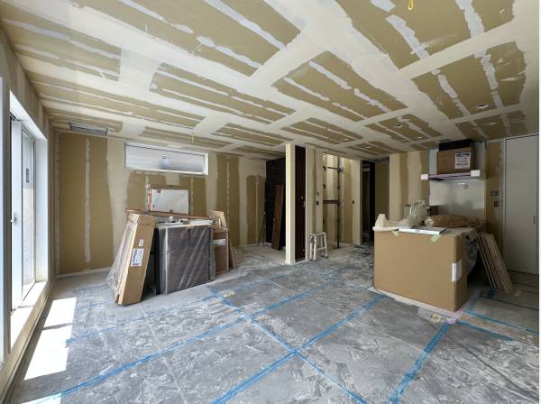 約21.3帖の広々したLDK/建築中で8月完工予定