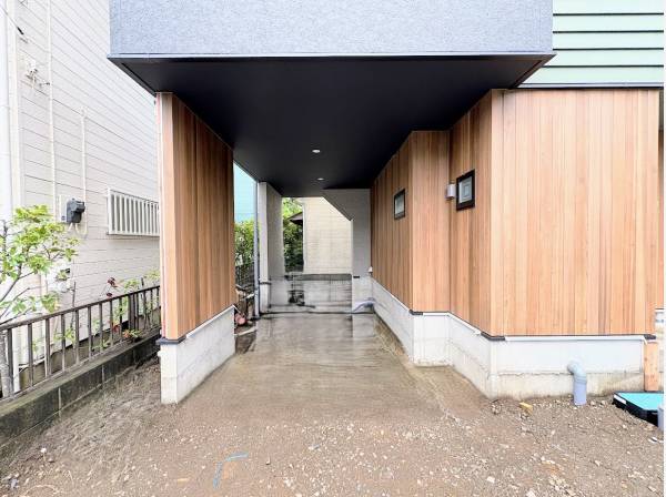 雨の日に嬉しいビルトインガレージ
