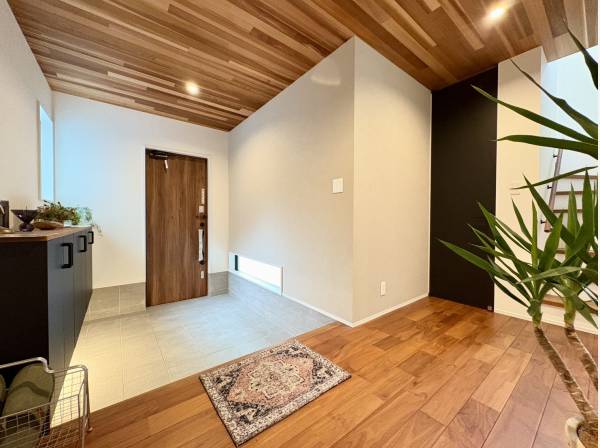 開放的な玄関スペース