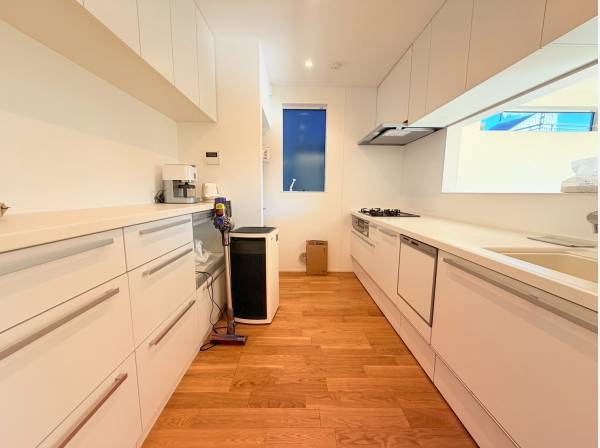 大容量の収納スペースを備えたキッチン、お料理も捗りますね