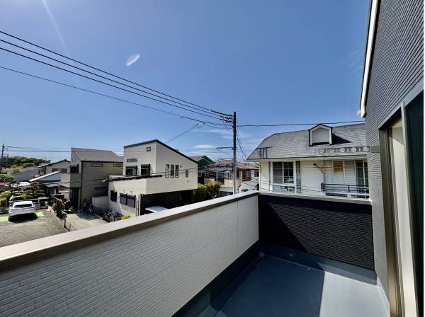 バルコニーで日向ぼっこもいいかも！