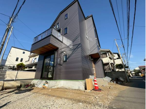 カースペースは嬉しい2台分！スタイリッシュな外装も素敵！