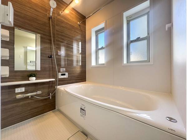 落ち着いた雰囲気が漂うバスルーム