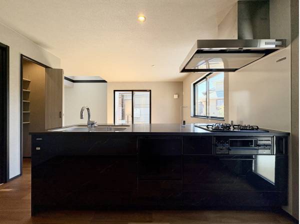 作業スペースが広いキッチン