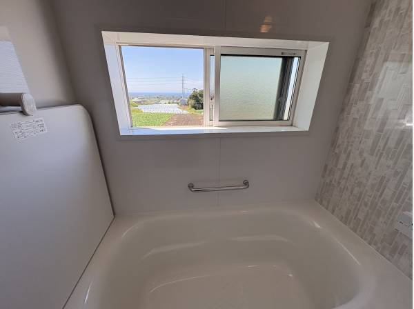 お風呂からも海が見えますよ！