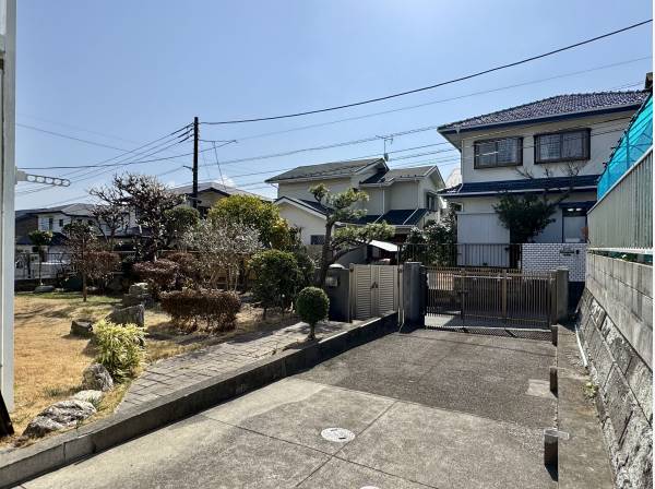 カースペースは2台駐車可能です。（車種による）