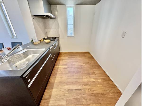 キッチンスペースも広いですね。