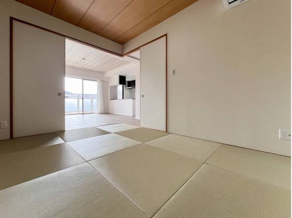 和室も陽の光をたっぷり感じられます