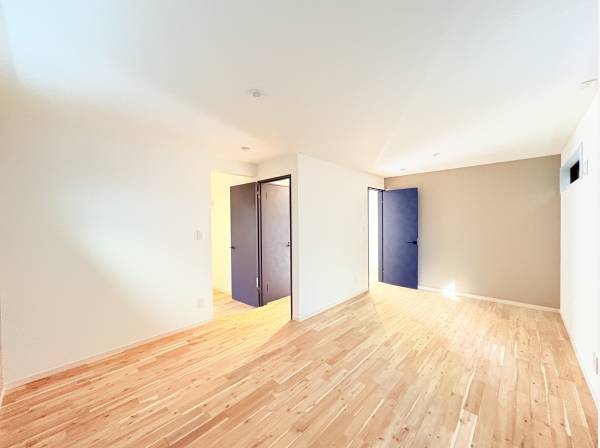 将来２部屋にセパレート可能な納戸10.7帖