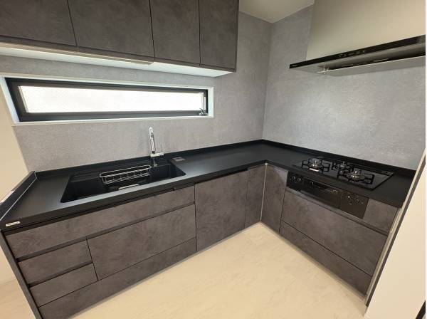 キッチンはL字型で使いやすそうですね！