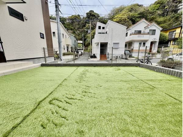 庭でBBQができますよ！ゴルフの練習もいいですね！