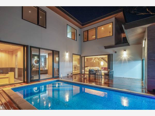 プール付きでリゾート感溢れるヴィラ