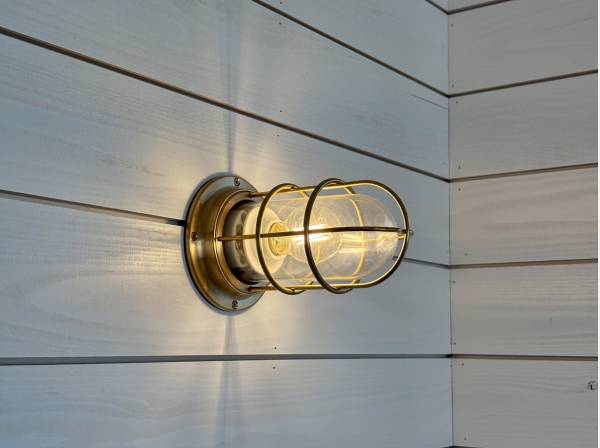 湘南らしさを引き立てるマリンランプ♪