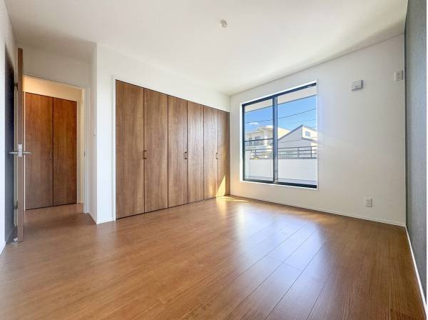 居室は全て二面採光で明るく心地よいスペース