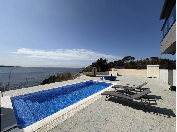 海とプールとサウナ