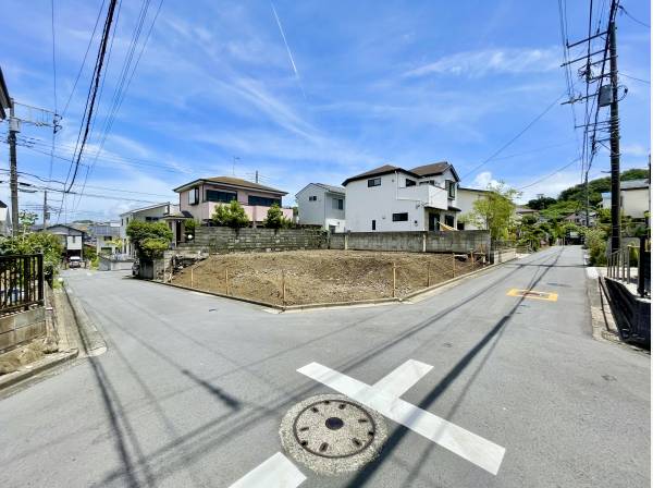 前面道路もゆとりがあります