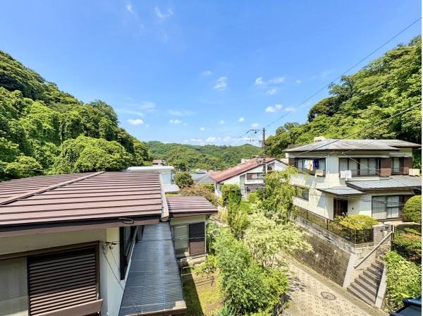 少し高台に位置するため、鎌倉の緑を楽しむことができます！