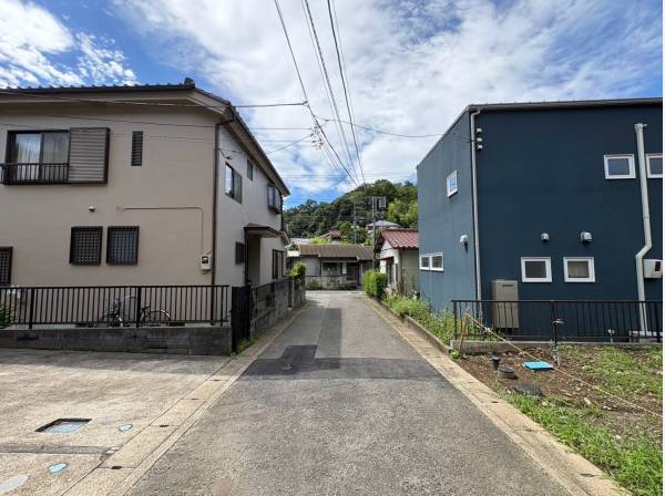 車の進入も安心です