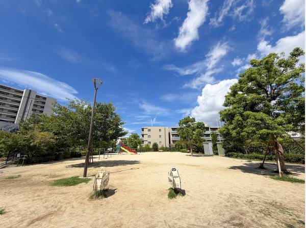 丸山公園まで徒歩3分（約240m）