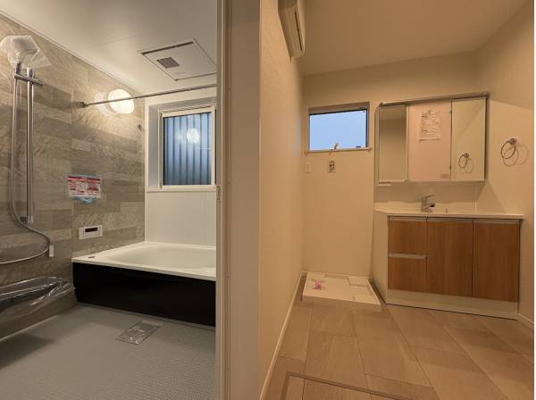 サニタリールーム、バスルーム